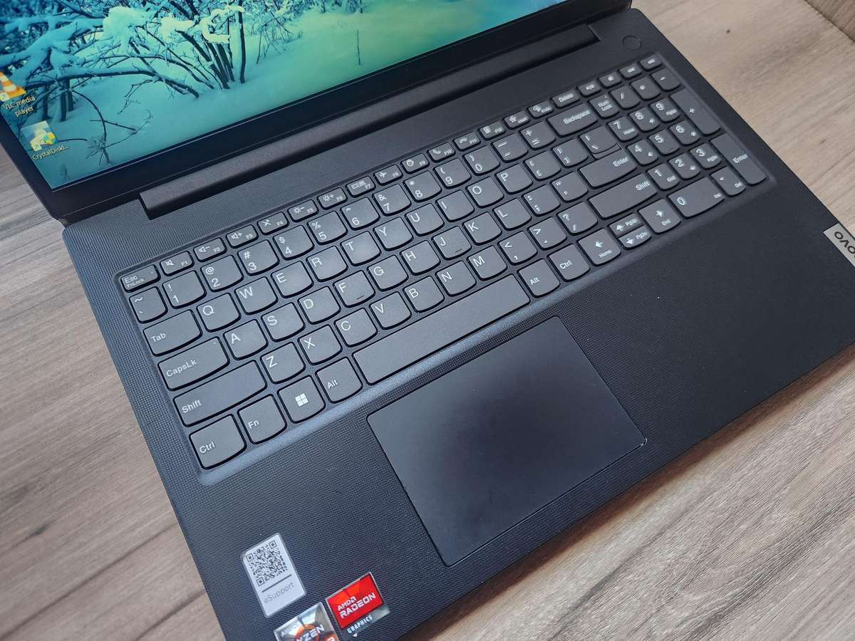 Lenovo V15 G4 AMD Ryzen 3 7320U + Free Laptop Bag
