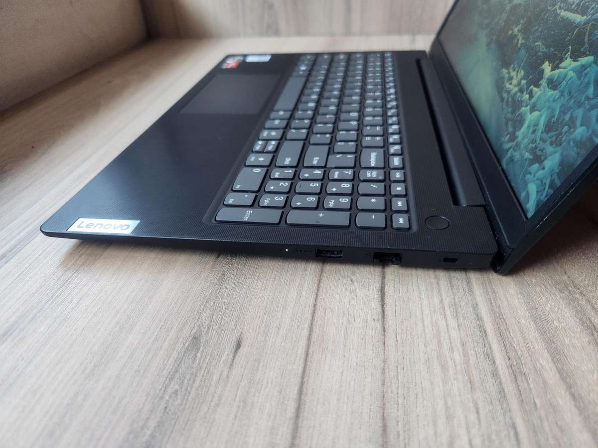 Lenovo V15 G4 AMD Ryzen 3 7320U + Free Laptop Bag
