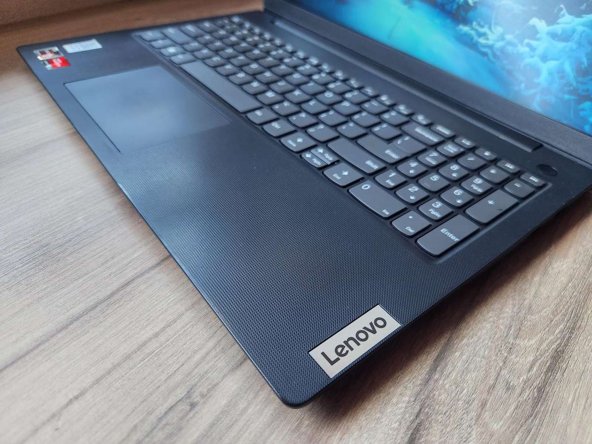 Lenovo V15 G4 AMD Ryzen 3 7320U + Free Laptop Bag
