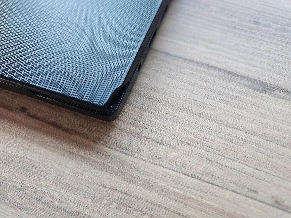 Lenovo V15 G4 AMD Ryzen 3 7320U + Free Laptop Bag