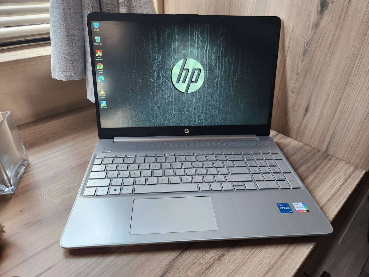 Hp laptop 15s-fq5xxx Intel Core i5 12th Gen + Free Laptop Bag