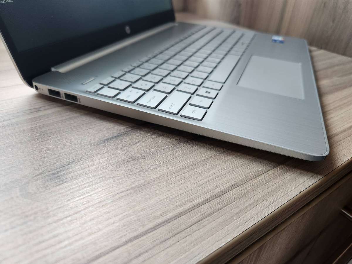 Hp laptop 15s-fq5xxx Intel Core i5 12th Gen + Free Laptop Bag