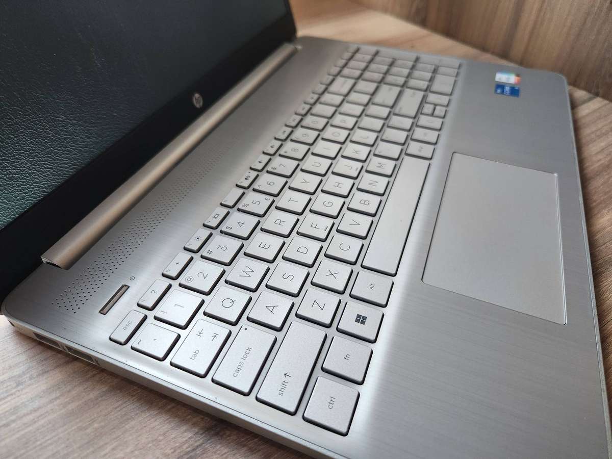 Hp laptop 15s-fq5xxx Intel Core i5 12th Gen + Free Laptop Bag