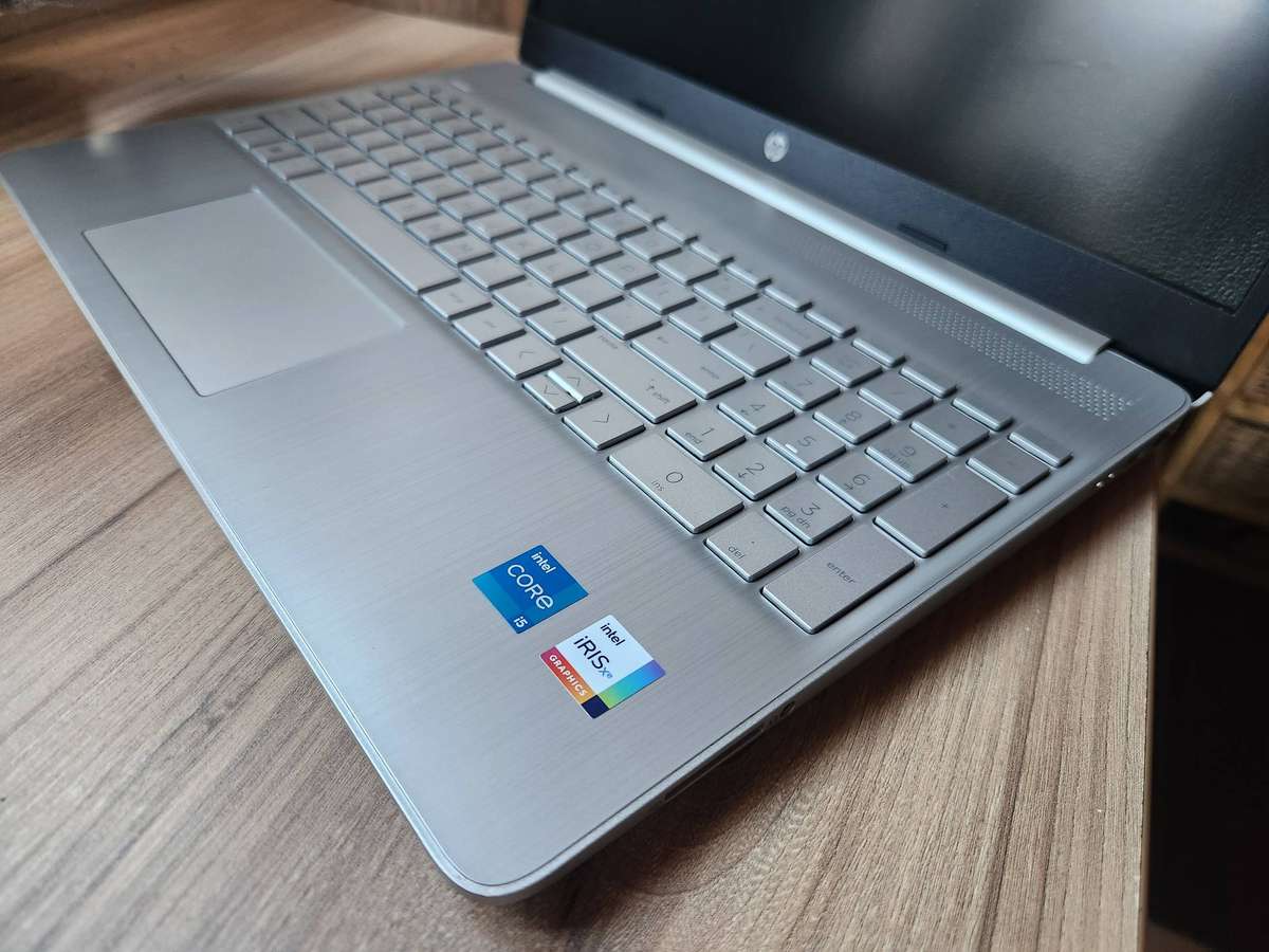 Hp laptop 15s-fq5xxx Intel Core i5 12th Gen + Free Laptop Bag