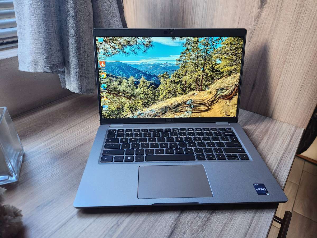 Dell Latitude 5430 Intel i5 12th Gen + Free Laptop Bag