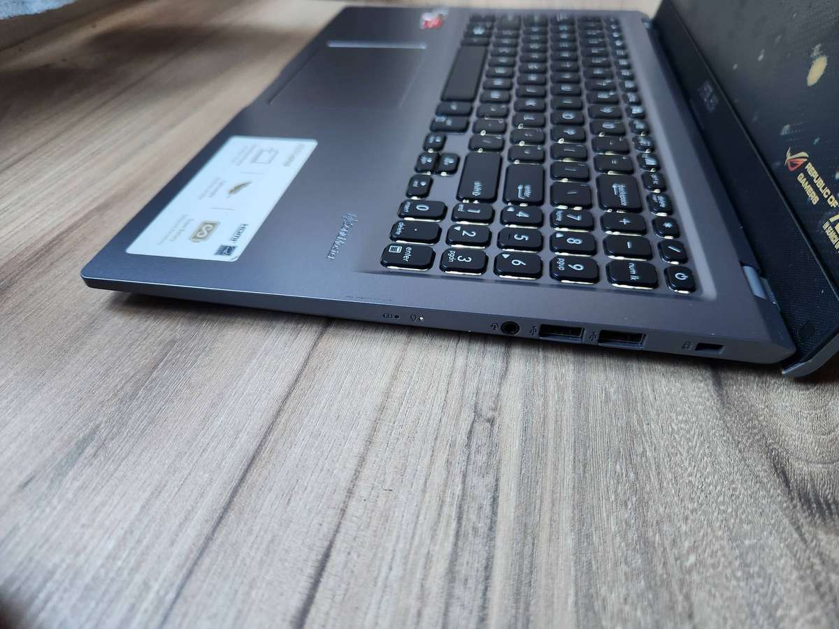 ASUS Vivobook X515 AMD Ryzen 5 + Free Laptop Bag