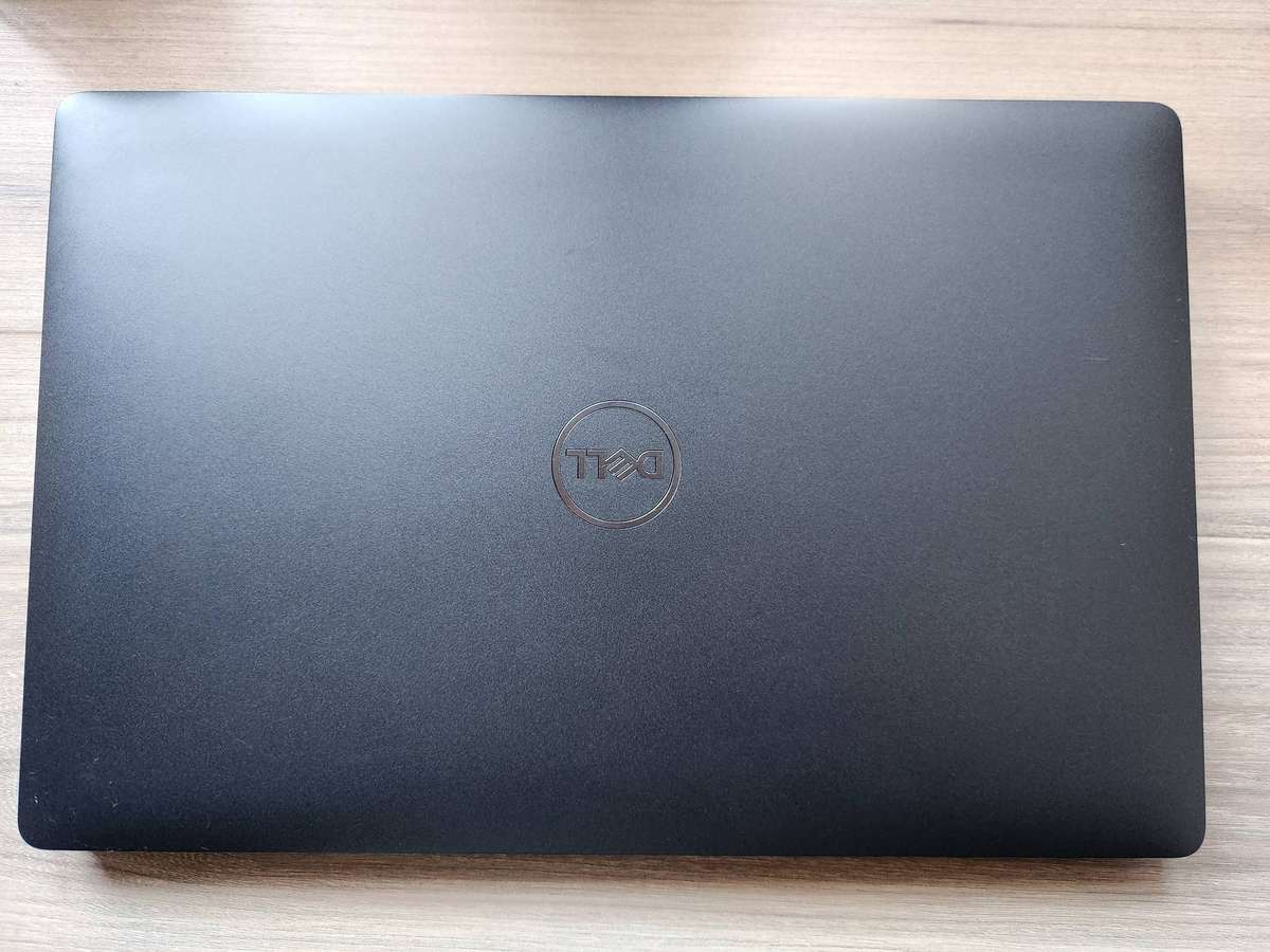 Dell Latitude 5500 Intel Core i7 + Free Laptop bag