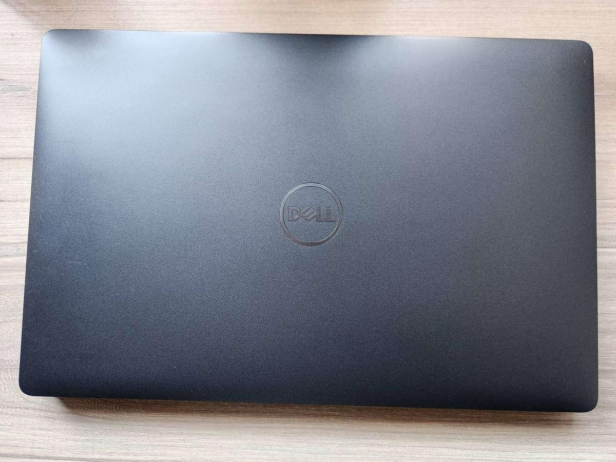 Dell Latitude 5500 Intel Core i7 + Free Laptop bag