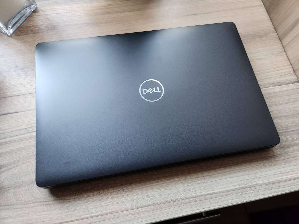 Dell Latitude 5500 Intel Core i7 + Free Laptop bag