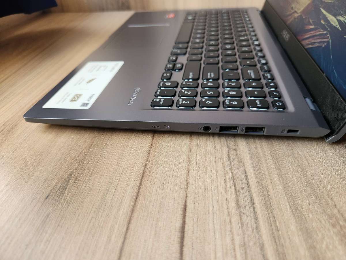 Asus Vivobook M515D AMD Ryzen 5