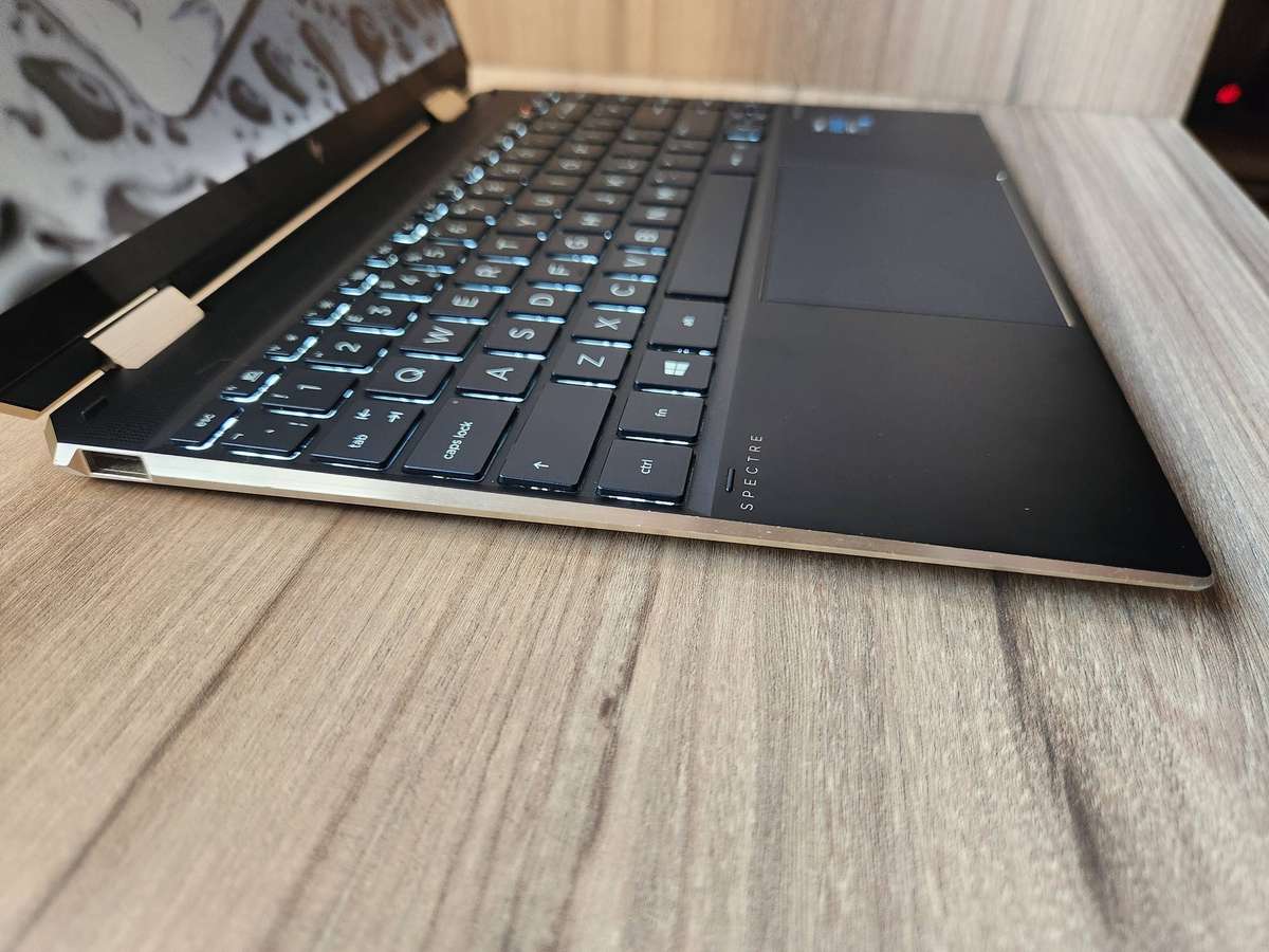 HP Spectre x360 Convertible 14 11th Gen I7 + Free Laptop Bag