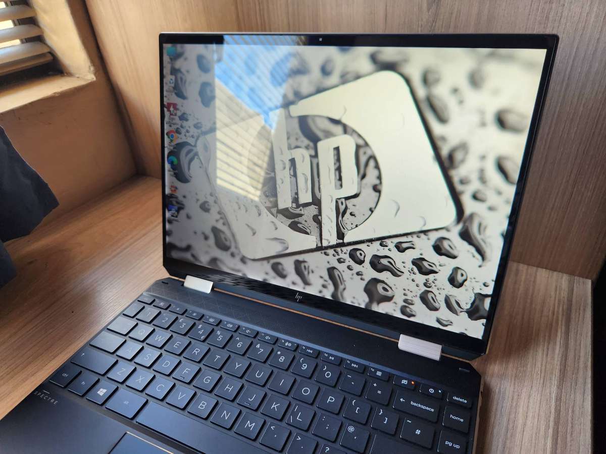 HP Spectre x360 Convertible 14 11th Gen I7 + Free Laptop Bag