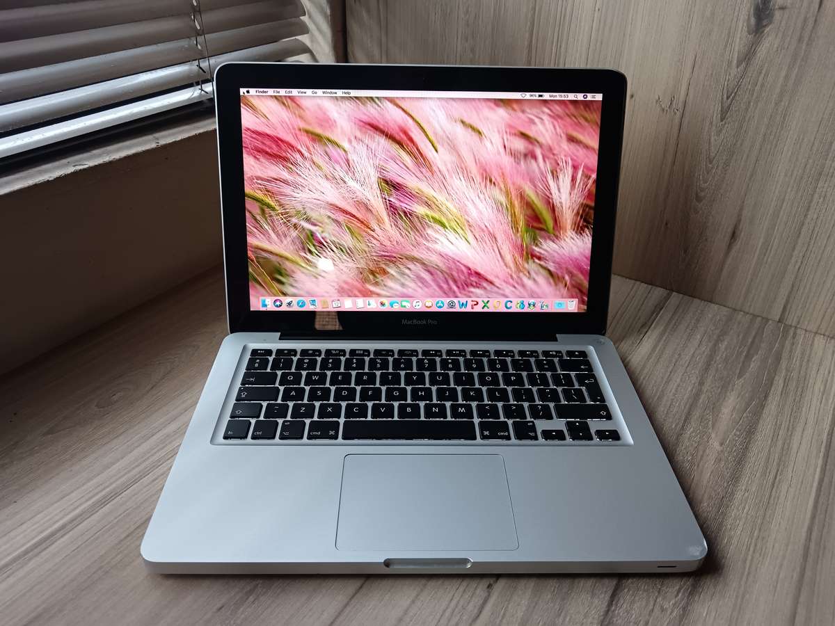 I5 Macbook Pro 13inch Mid 2012 + Free Laptop Bag
