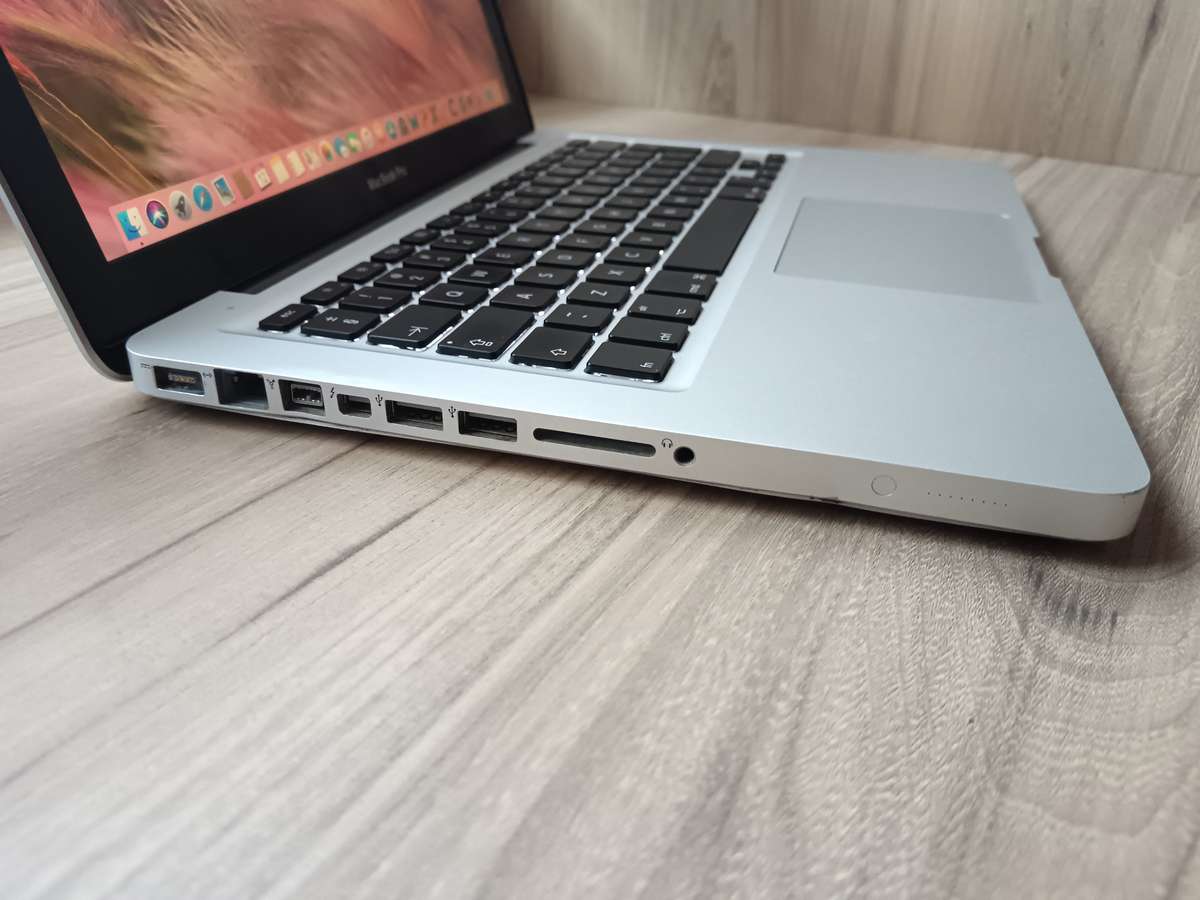 I5 Macbook Pro 13inch Mid 2012 + Free Laptop Bag