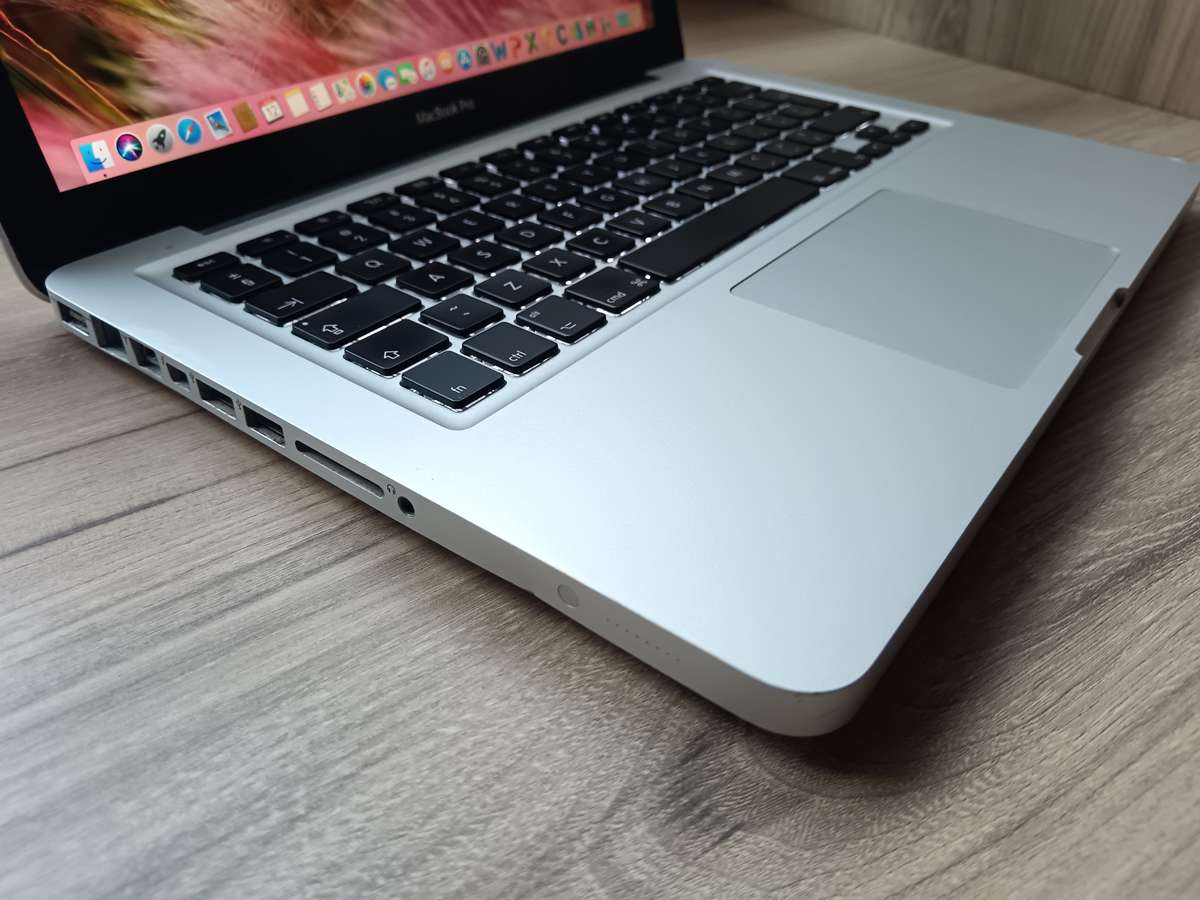 I5 Macbook Pro 13inch Mid 2012 + Free Laptop Bag