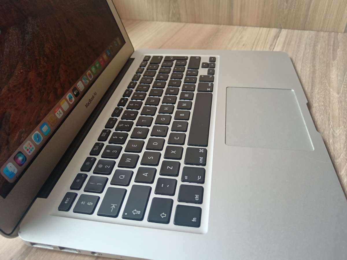 MacBook Air (13-inch, Early 2015)