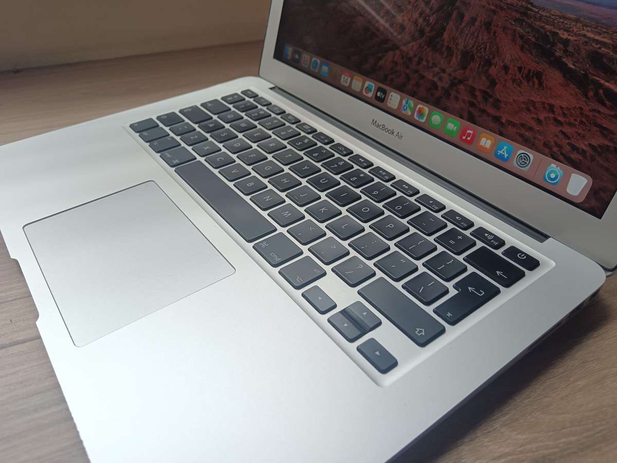 MacBook Air (13-inch, Early 2015)