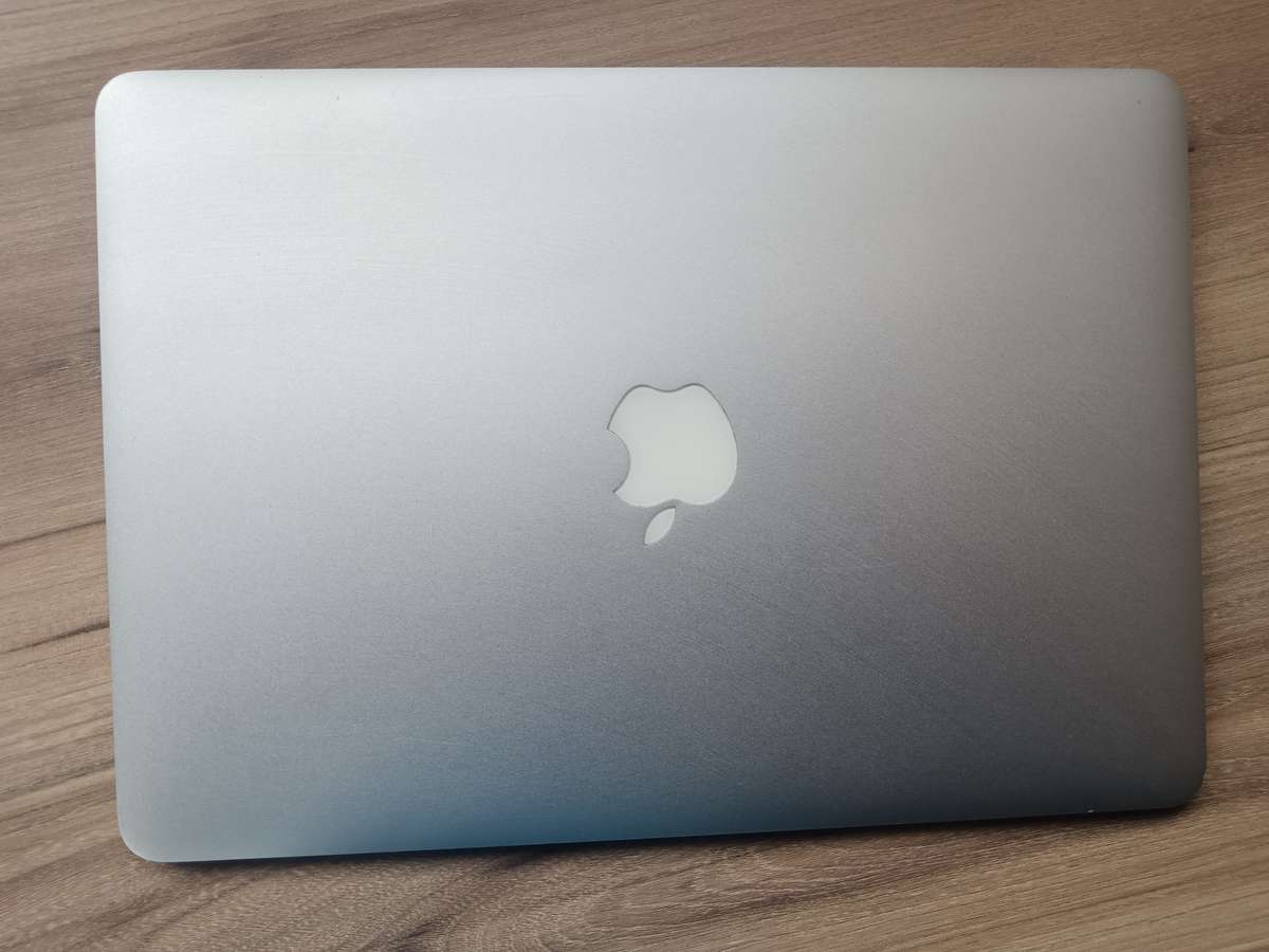 MacBook Air (13-inch, Early 2015)
