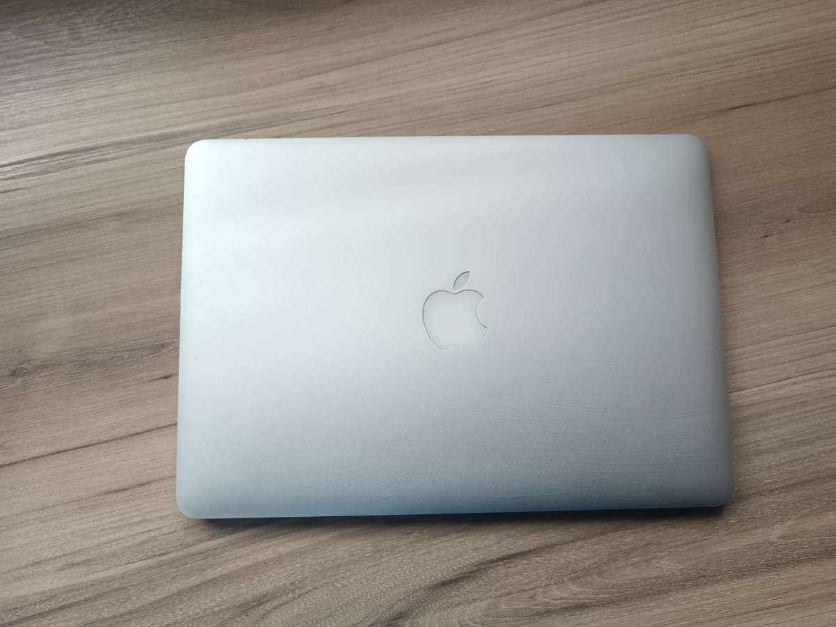 MacBook Air (13-inch, Early 2015)
