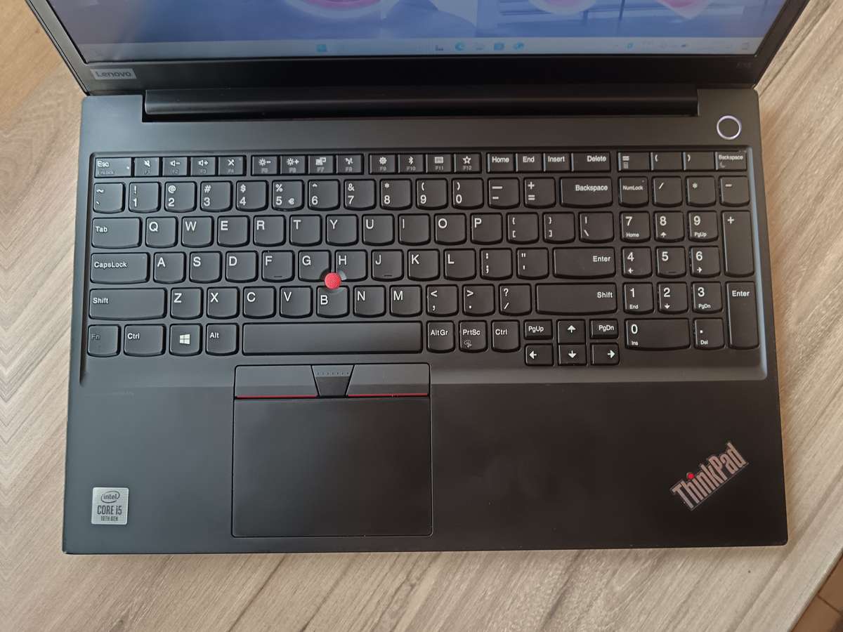 (Black Friday!)Lenovo ThinkPad E15 Intel Core i5 + Free Laptop Bag