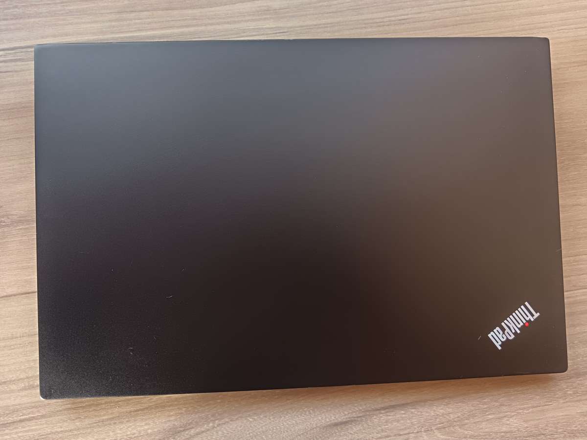 (Black Friday!)Lenovo ThinkPad E15 Intel Core i5 + Free Laptop Bag