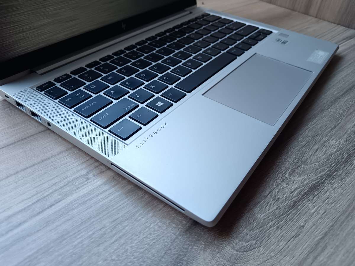 Hp EliteBook 830 G7 Intel Core i5 + Free Laptop Bag