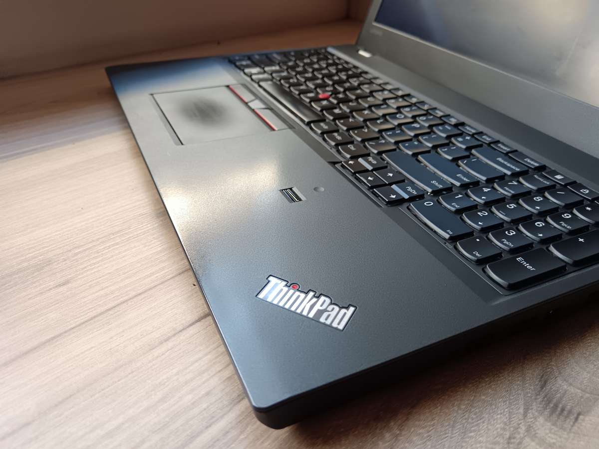 Lenovo ThinkPad T560 Intel Core I5 + Free Laptop Bag