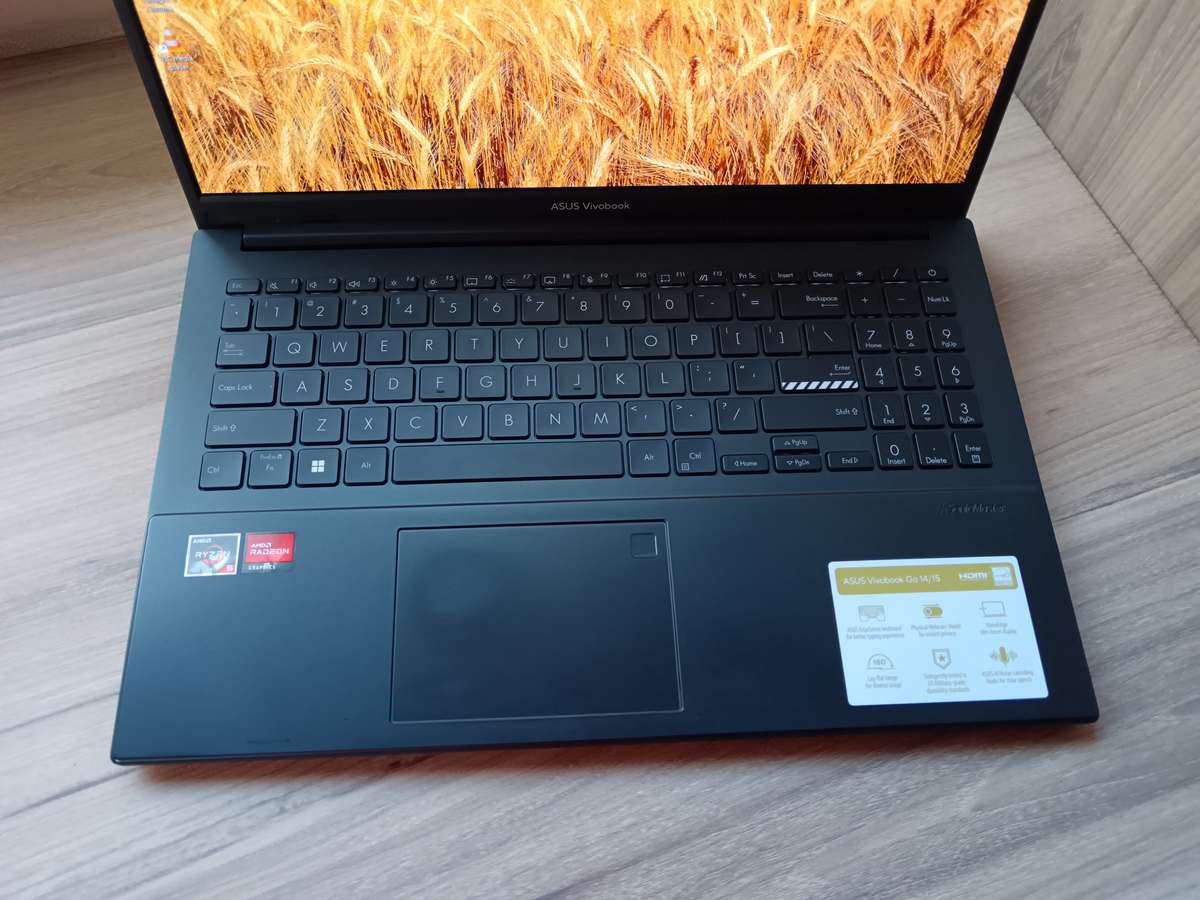 ASUS Vivobook Go E1504FA AMD Ryzen 5 7520U + Free Laptop Bag