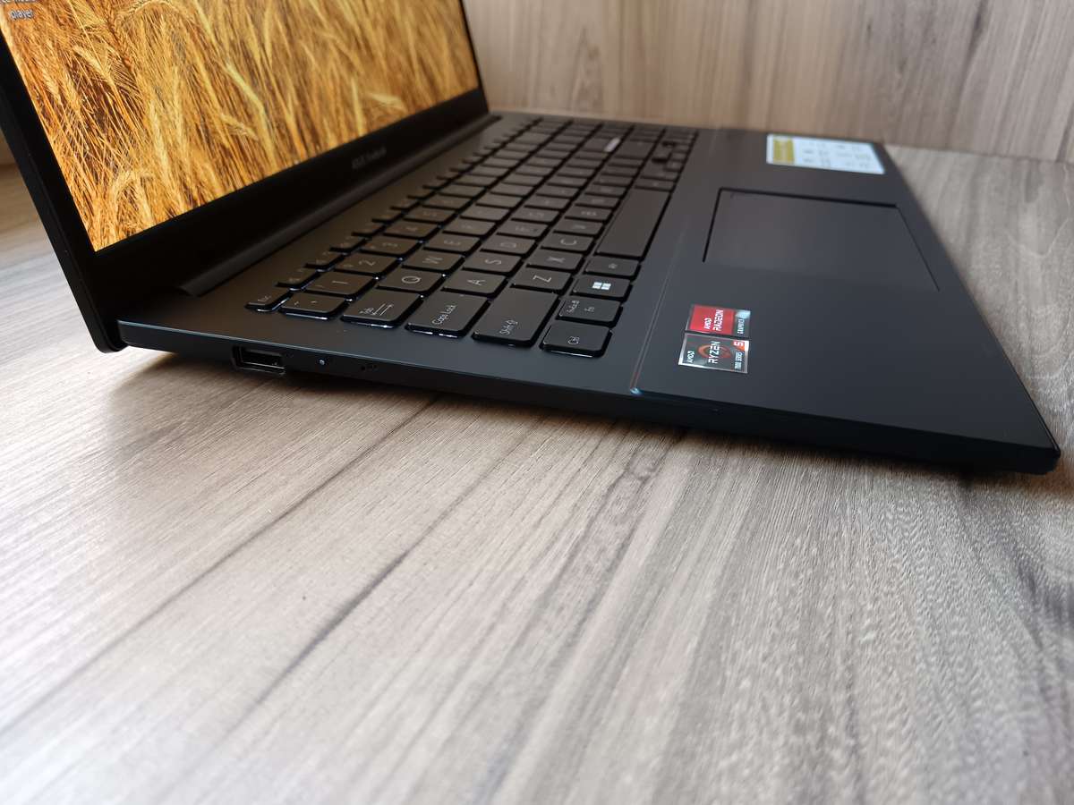 ASUS Vivobook Go E1504FA AMD Ryzen 5 7520U + Free Laptop Bag