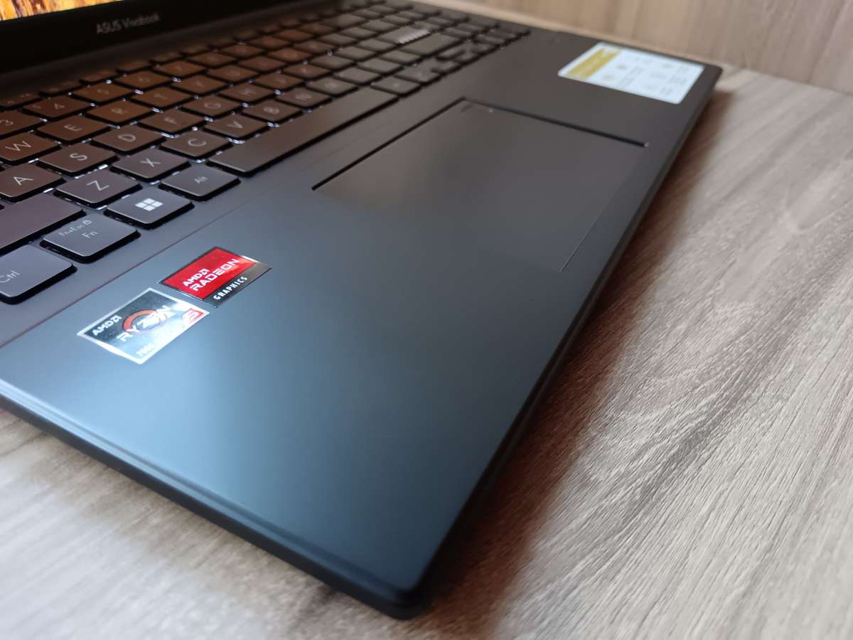 ASUS Vivobook Go E1504FA AMD Ryzen 5 7520U + Free Laptop Bag