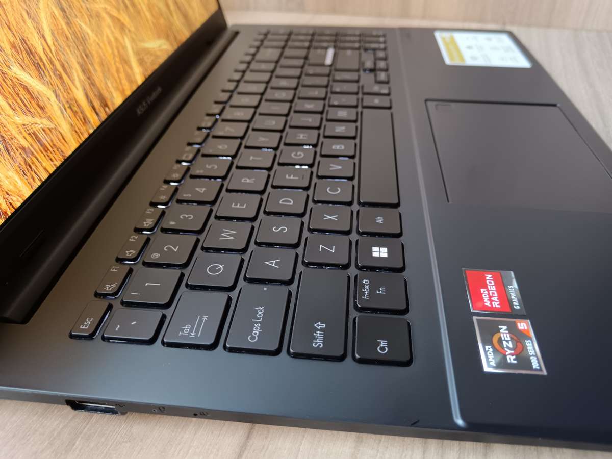 ASUS Vivobook Go E1504FA AMD Ryzen 5 7520U + Free Laptop Bag