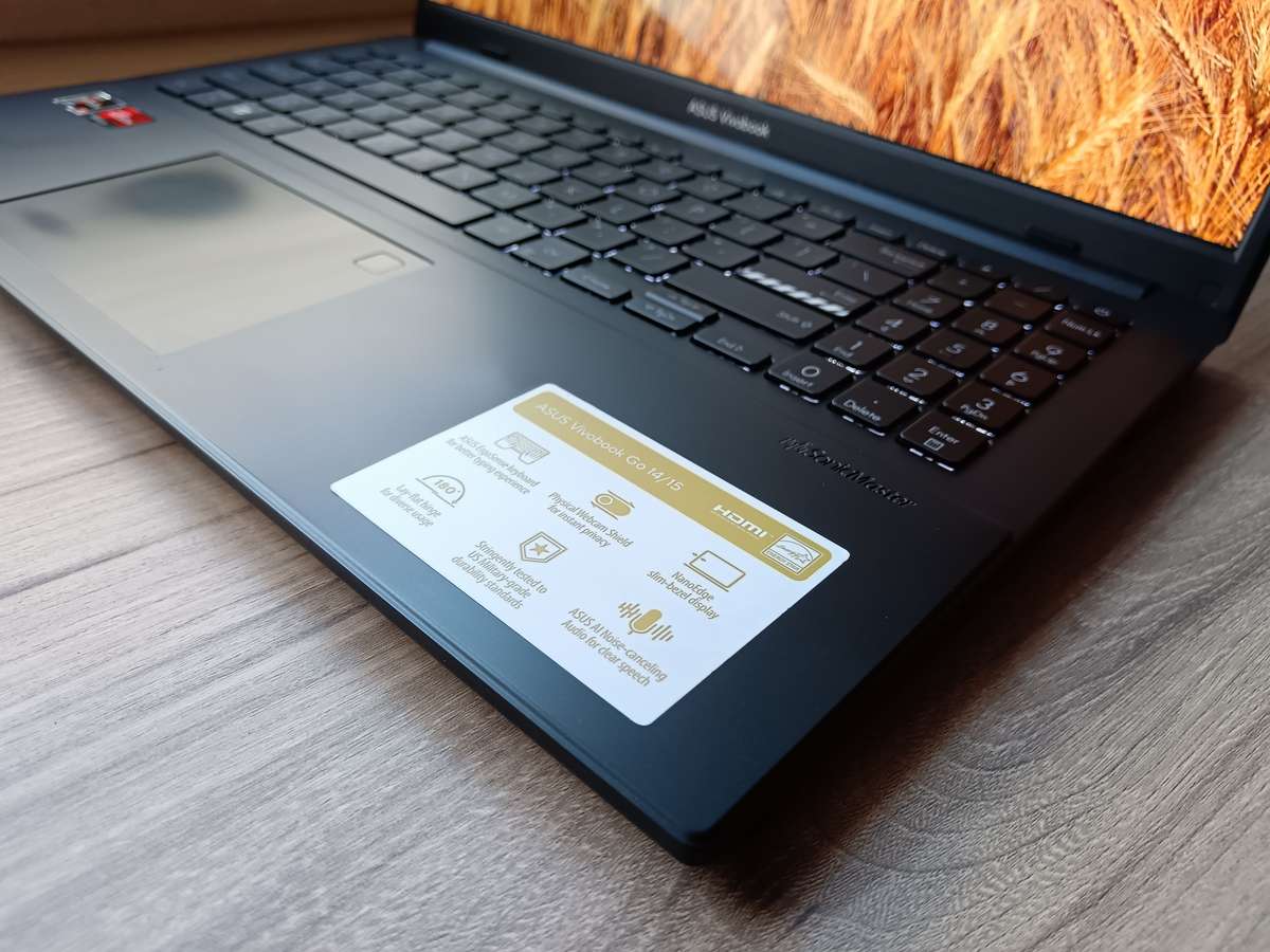 ASUS Vivobook Go E1504FA AMD Ryzen 5 7520U + Free Laptop Bag