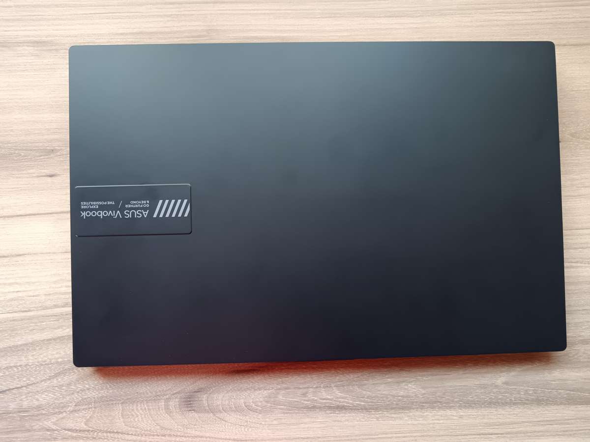 ASUS Vivobook Go E1504FA AMD Ryzen 5 7520U + Free Laptop Bag