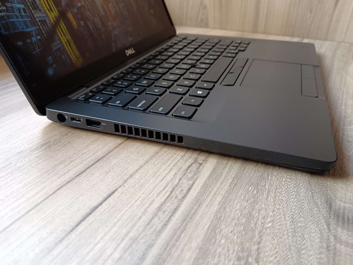Dell Latitude 5400 Intel Core i7 + Free Laptop Bag