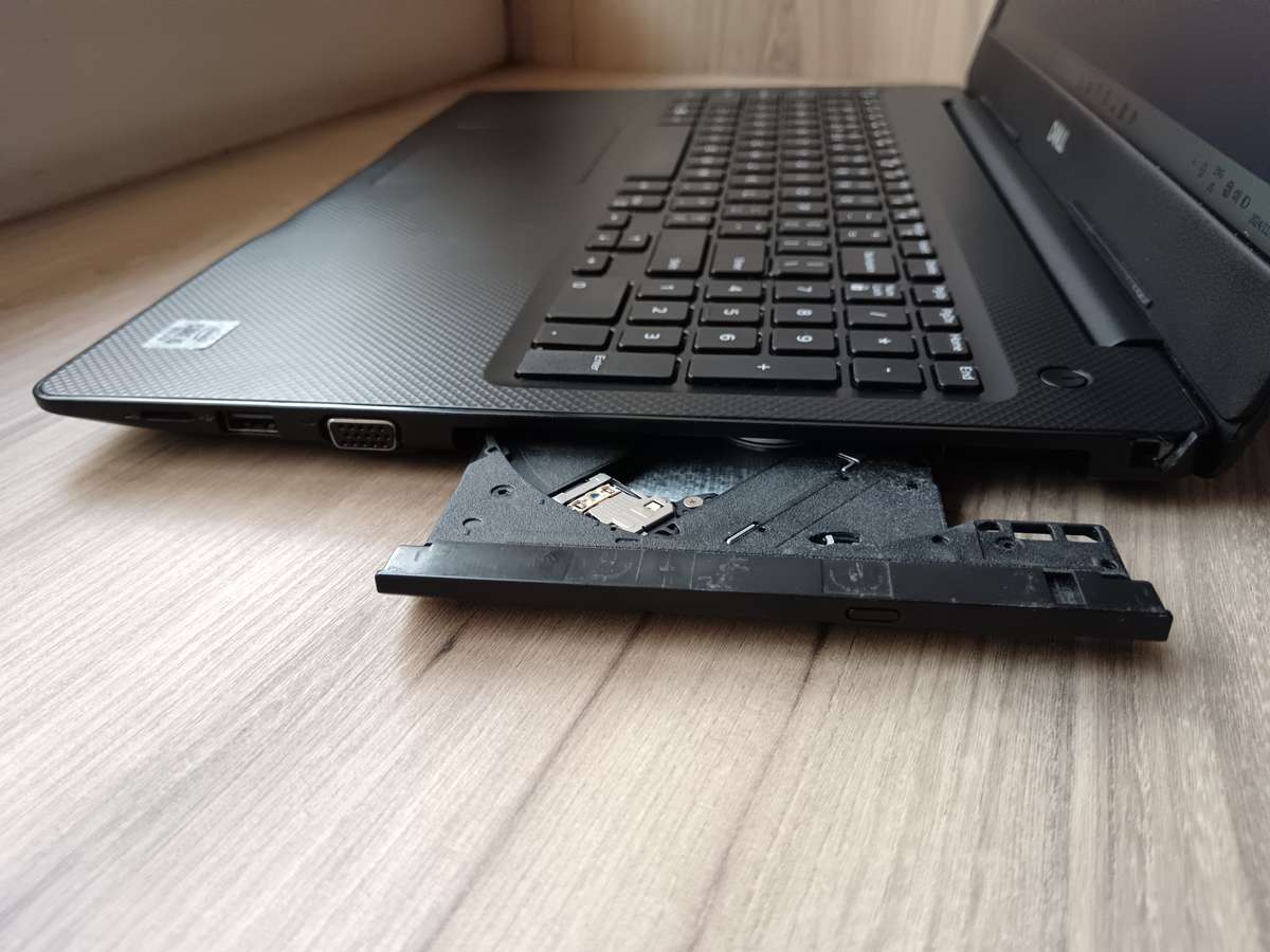 Dell Vostro 3590 Intel Core I5 10th Gen + Free Laptop Bag