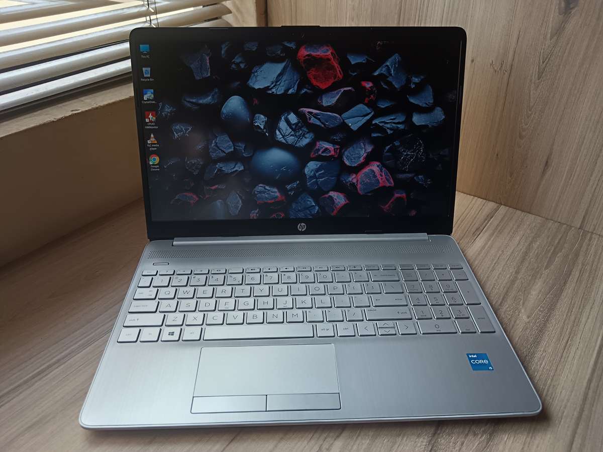 Hp laptop 15-dw3xxx Intel Core i5 11th Gen + Free Laptop Bag