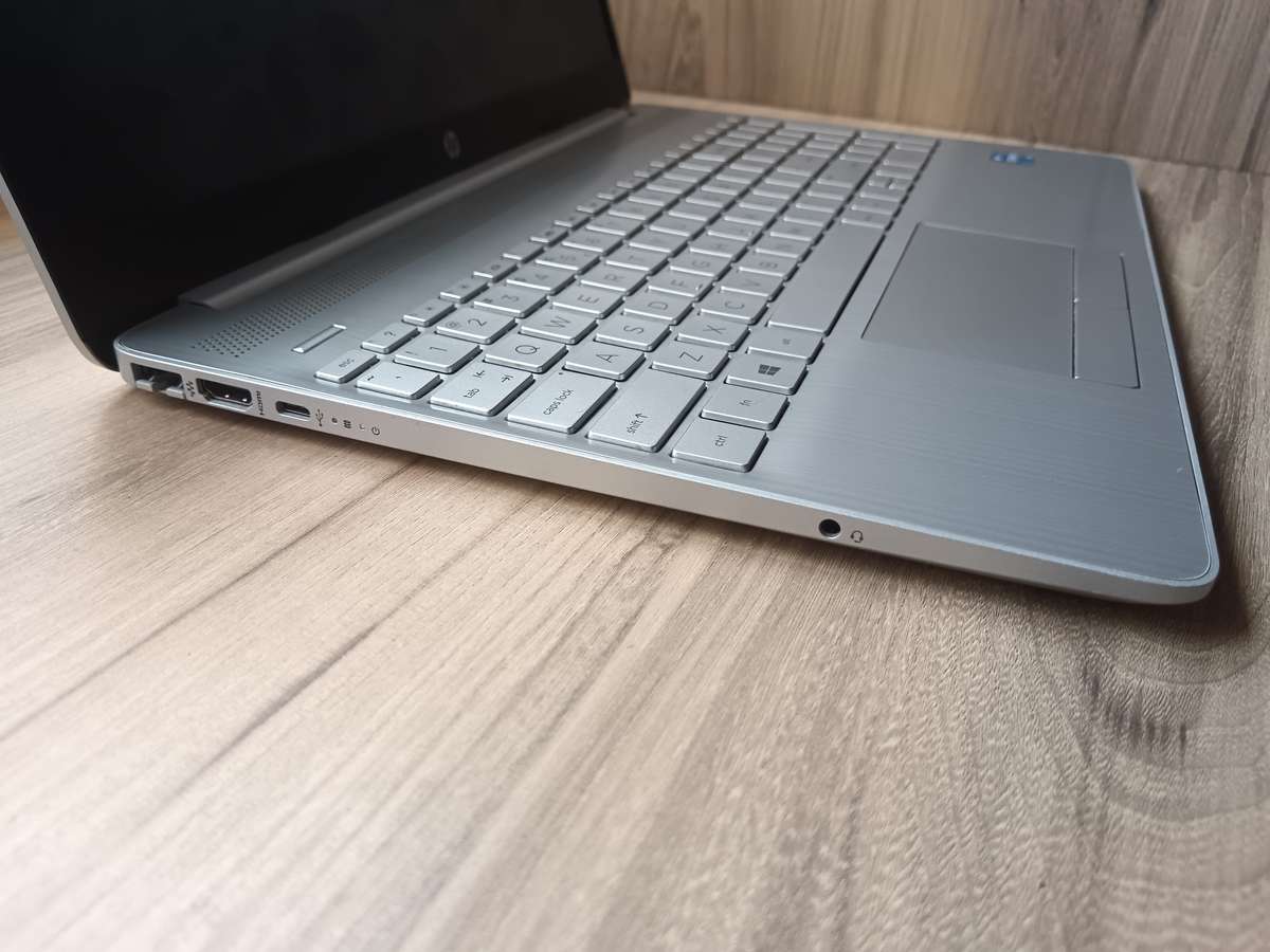 Hp laptop 15-dw3xxx Intel Core i5 11th Gen + Free Laptop Bag