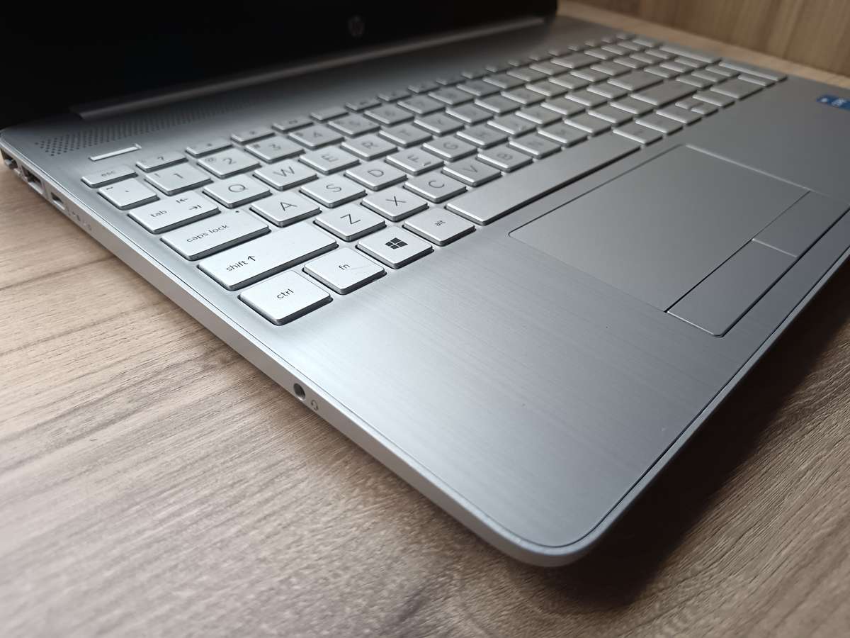 Hp laptop 15-dw3xxx Intel Core i5 11th Gen + Free Laptop Bag