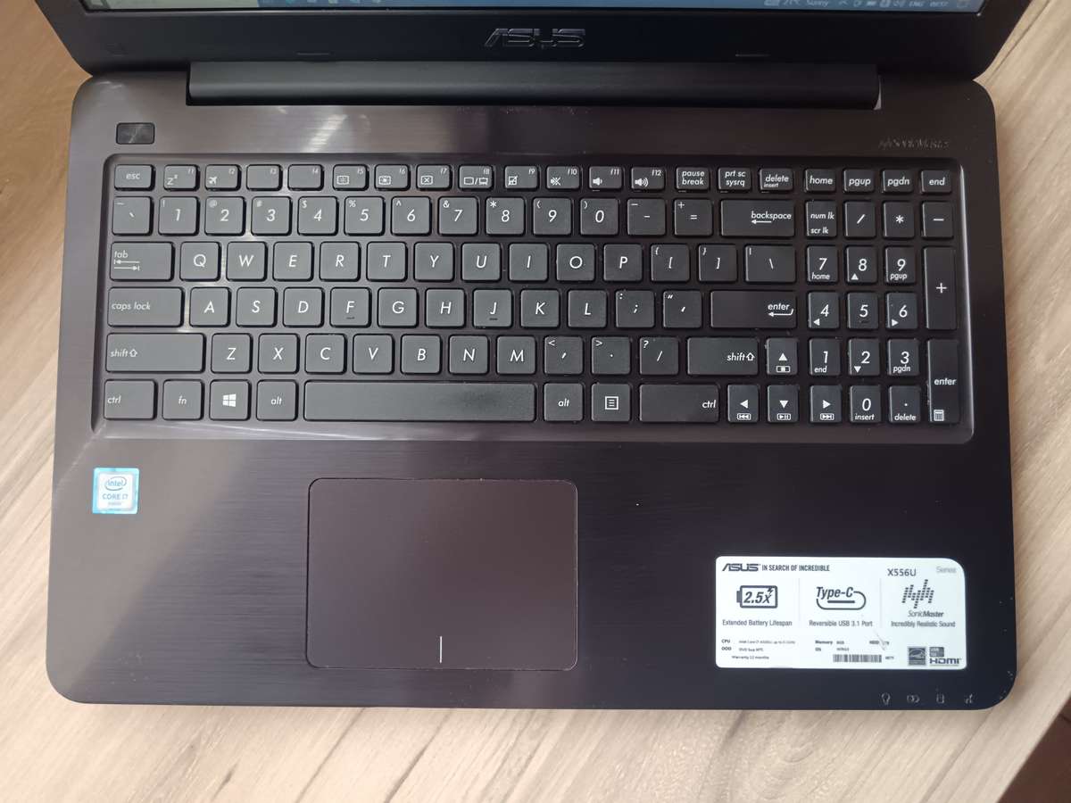 ASUS Vivobook X556U Intel Core I7 + Free Laptop Bag