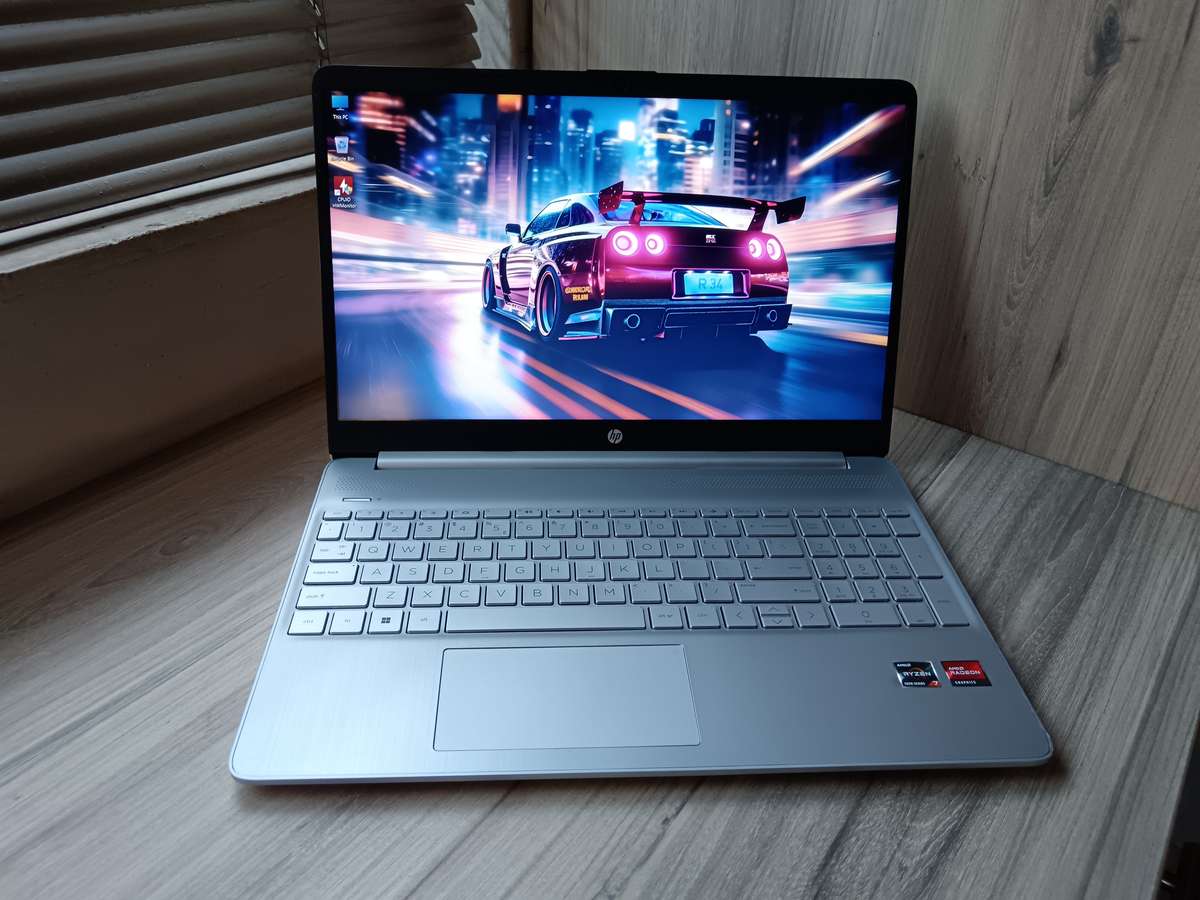 Hp Laptop 15s-eq2xxx AMD Ryzen 7 5700u + Free Laptop Bag