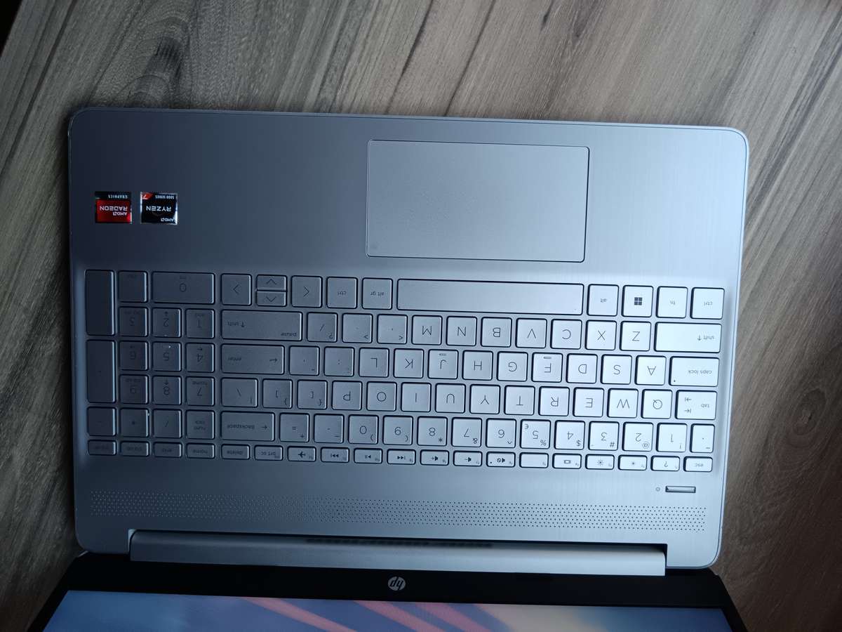 Hp Laptop 15s-eq2xxx AMD Ryzen 7 5700u + Free Laptop Bag