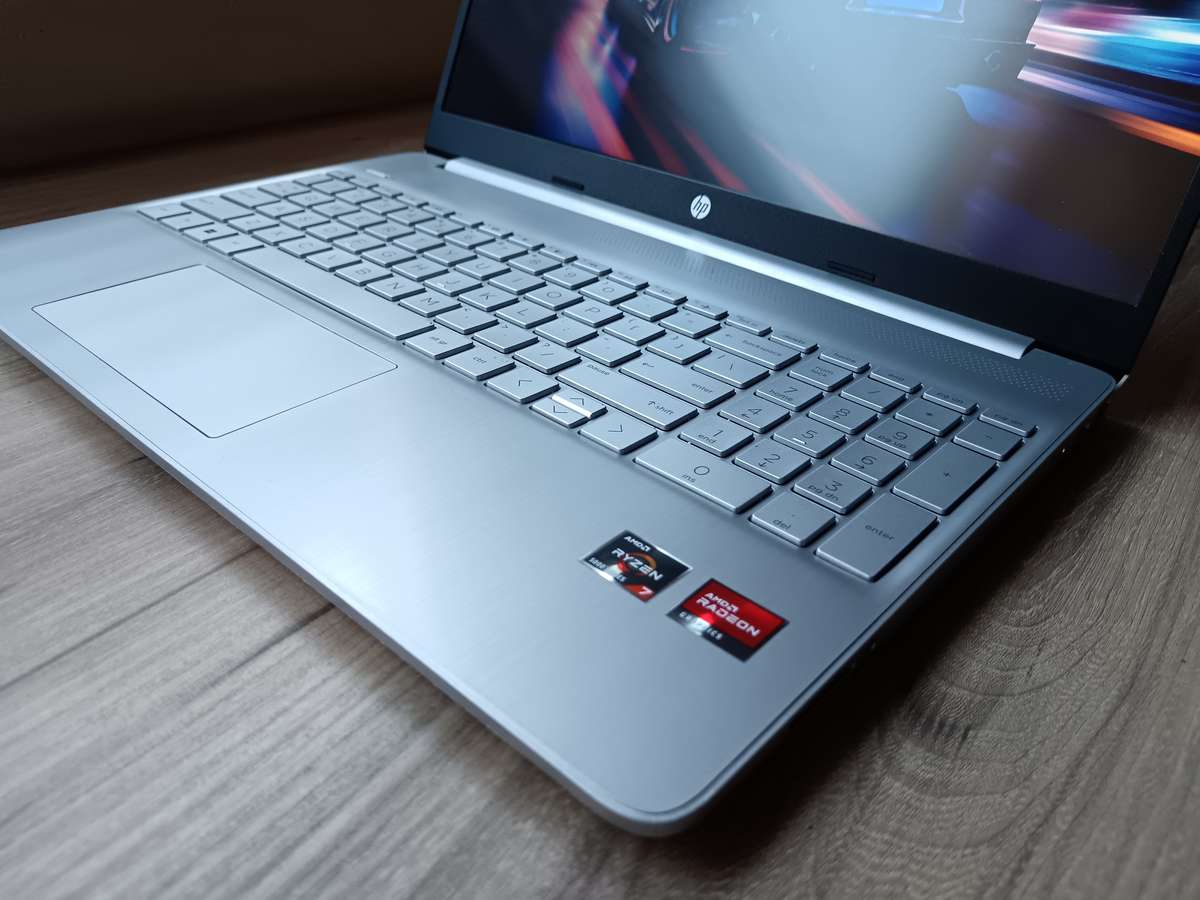 Hp Laptop 15s-eq2xxx AMD Ryzen 7 5700u + Free Laptop Bag