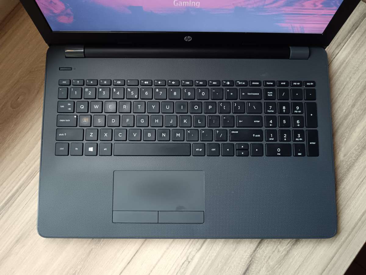 HP 255 G6 AMD E2-9000E Notebook