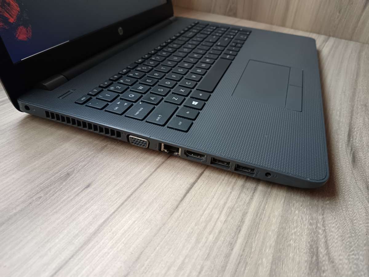 HP 255 G6 AMD E2-9000E Notebook