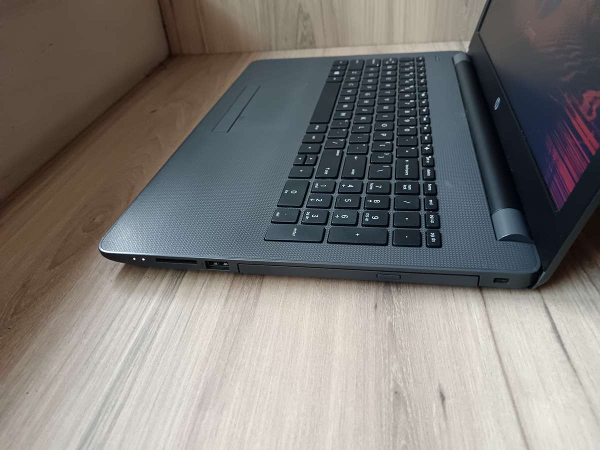HP 255 G6 AMD E2-9000E Notebook