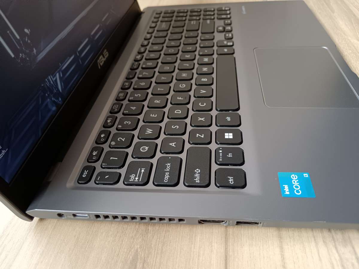 Asus Vivobook X515EA intel Core I3 11th Gen + Free Laptop Bag