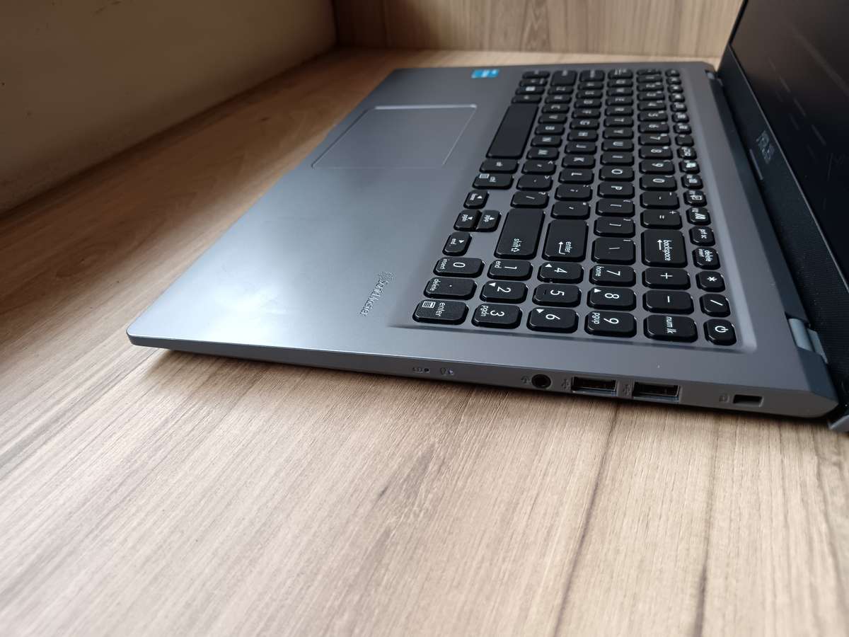 Asus Vivobook X515EA intel Core I3 11th Gen + Free Laptop Bag