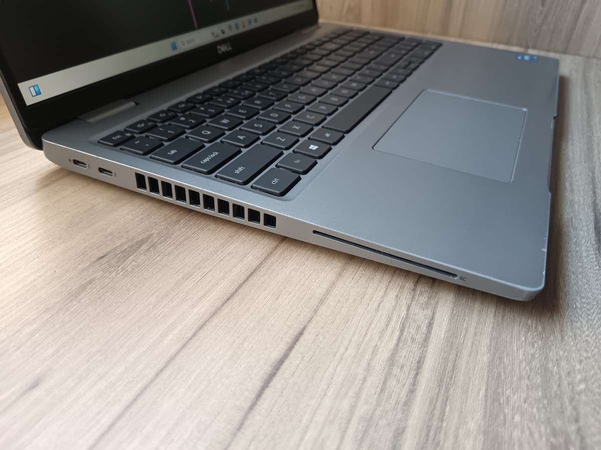 Dell Latitude 5520 Intel Core I5 11th Gen + Free Laptop Bag