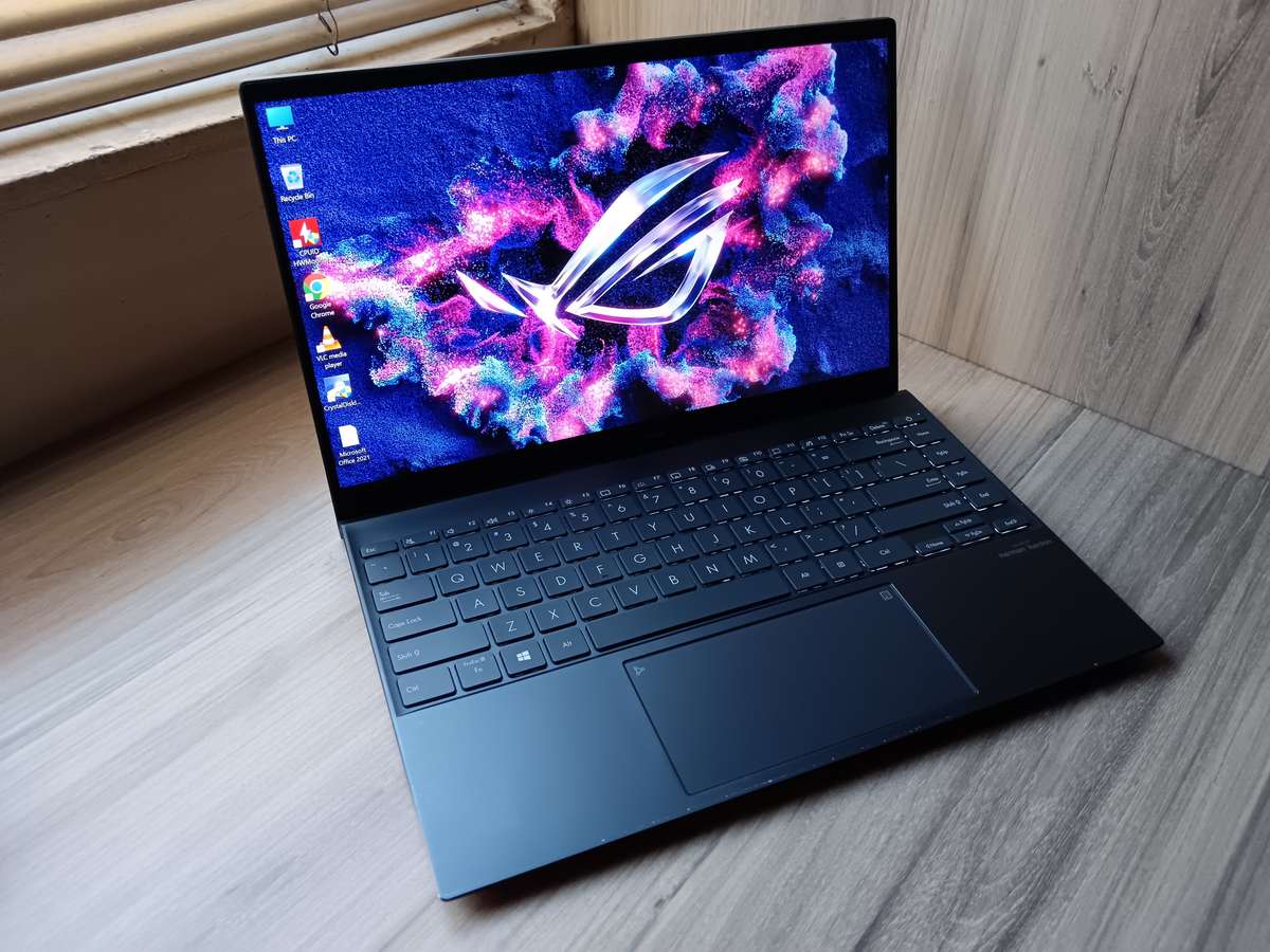 ASUS UM425UA Zenbook 14 AMD Ryzen 7 5700U + Free Laptop Bag