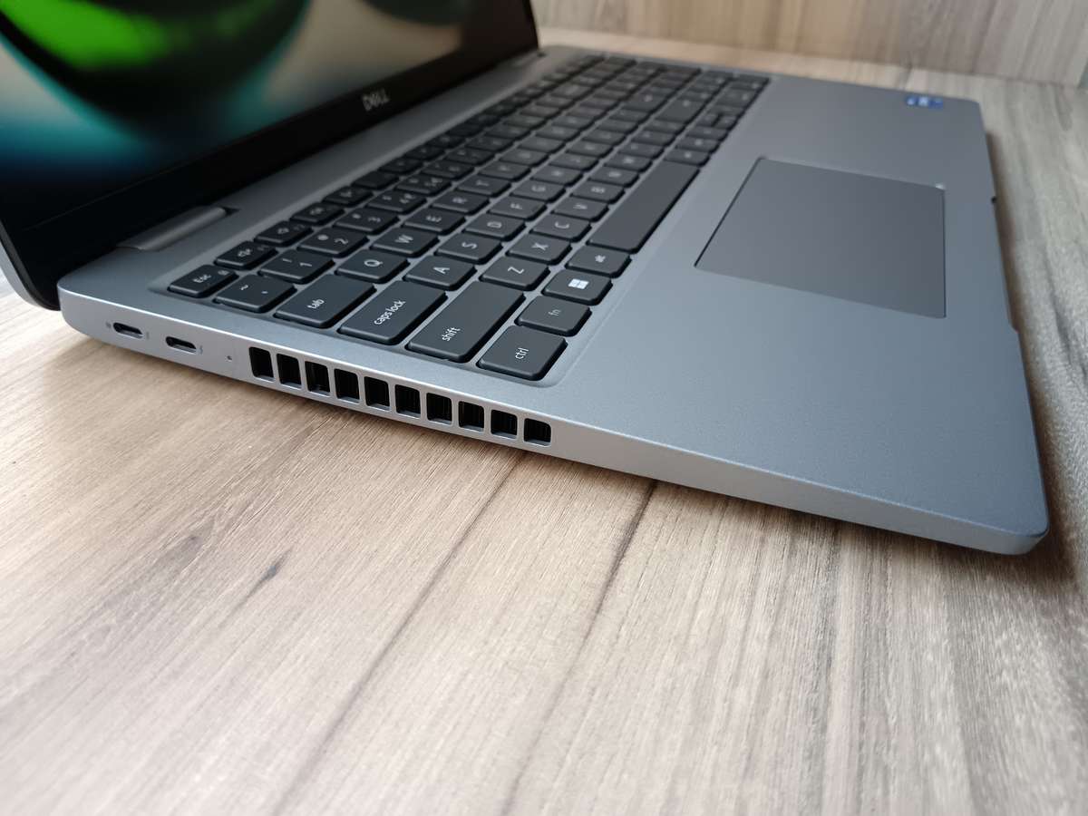 Dell Latitude 5540 Intel Core i7 13TH Gen + Free Laptop Bag